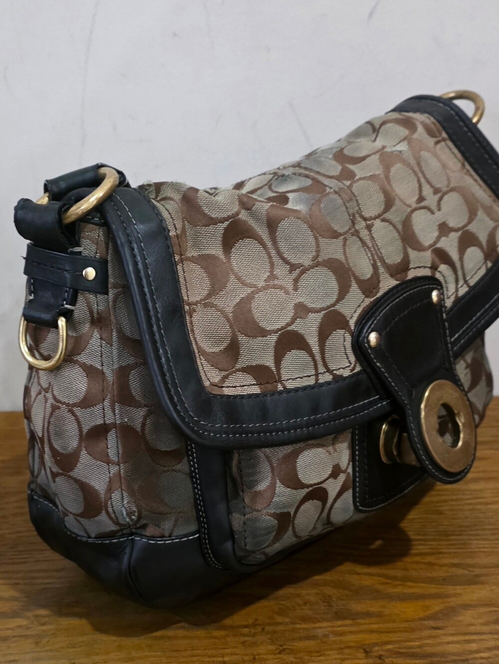 Authentic Pre-owned Coach Signature shoulder bag - Picture 8 of 13
